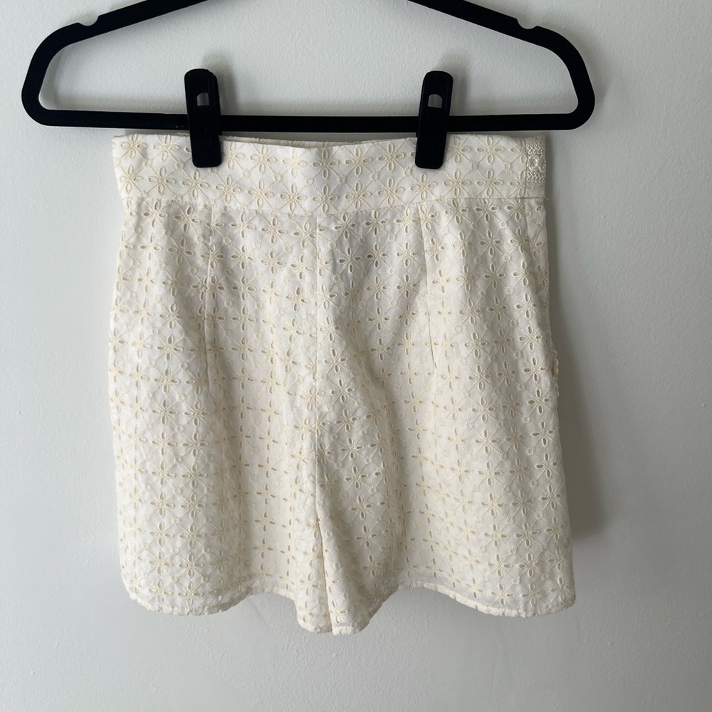 Zara White/Cream Broderie Women's Shorts